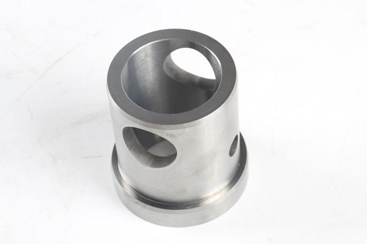 Carbide nozzle for cage valves